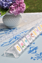 White Lace Mahjong Rack and Pusher, Set of 4