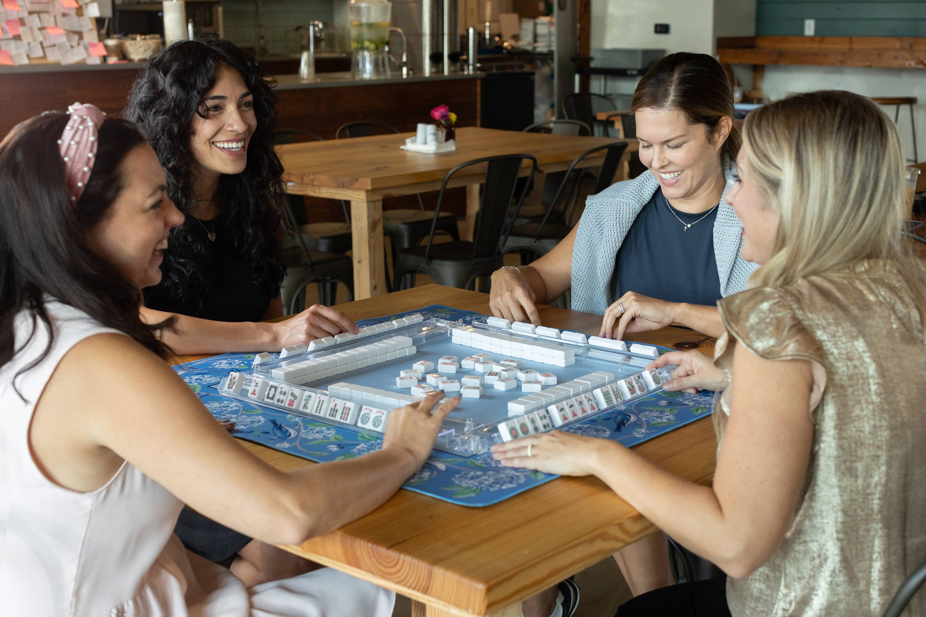 Mahjong Mat - Blue & White Bird