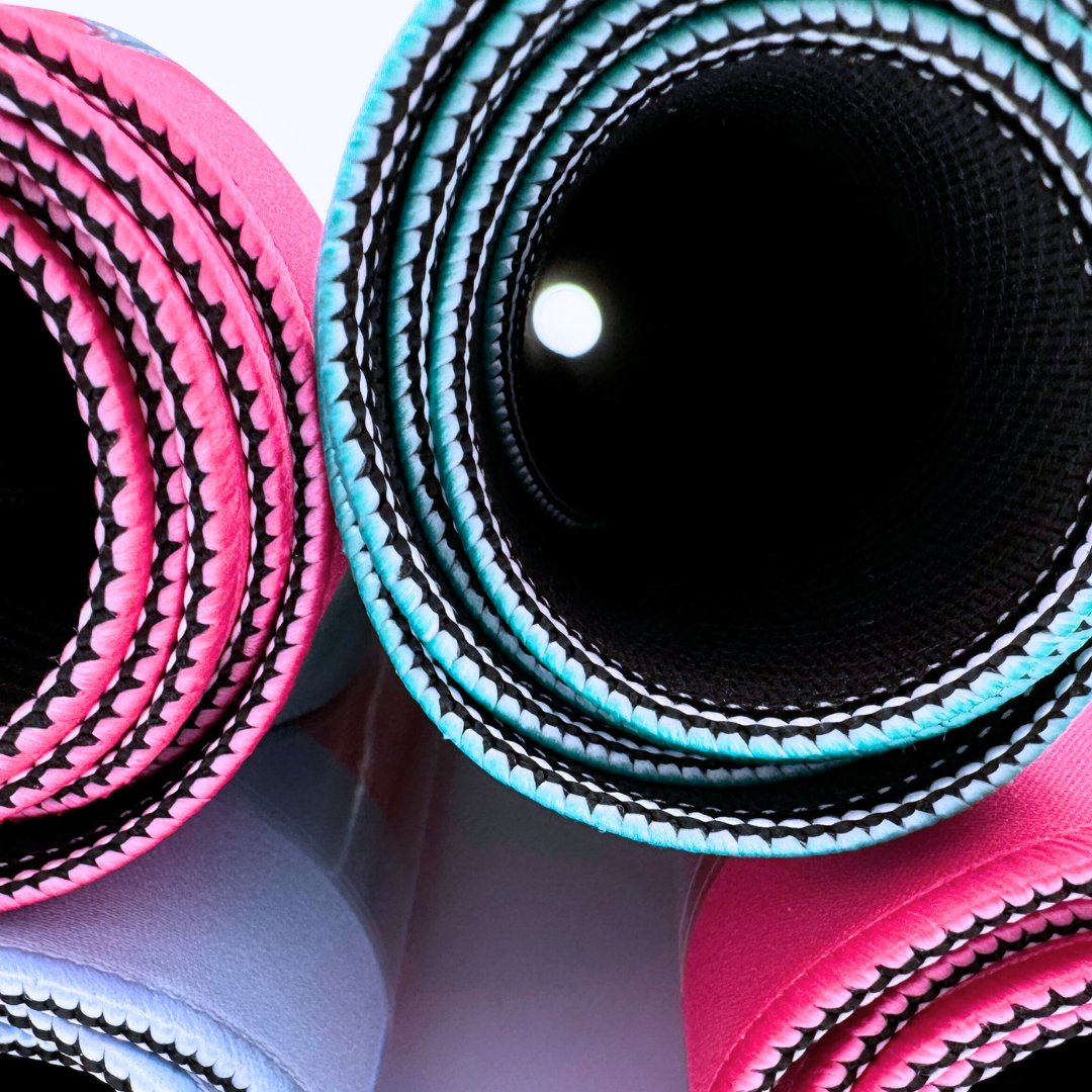 MAHJONG MAT  |  Color Wave  |  31" x 31": Cobalt Center- Blue Scallop