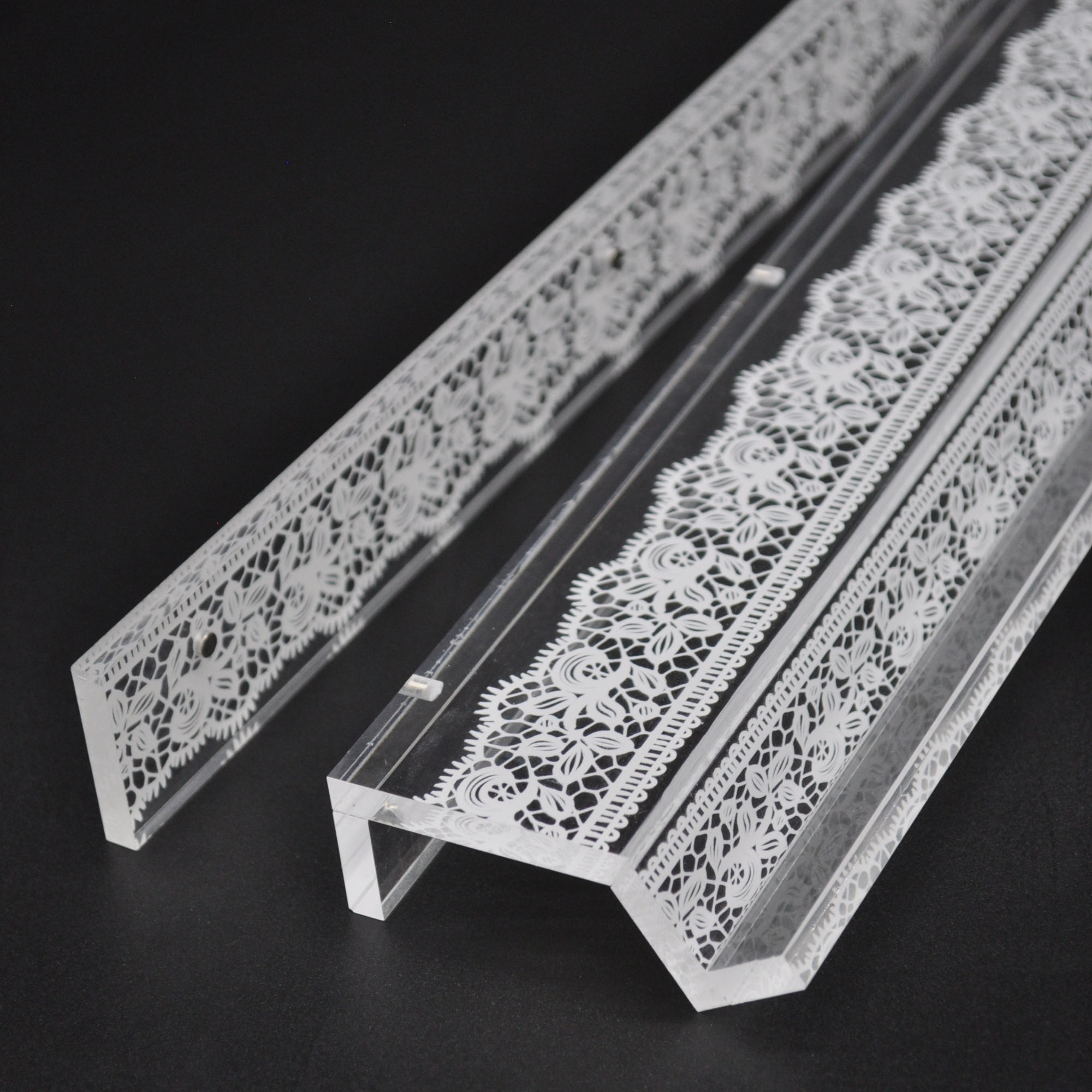White Lace Mahjong Rack and Pusher, Set of 4