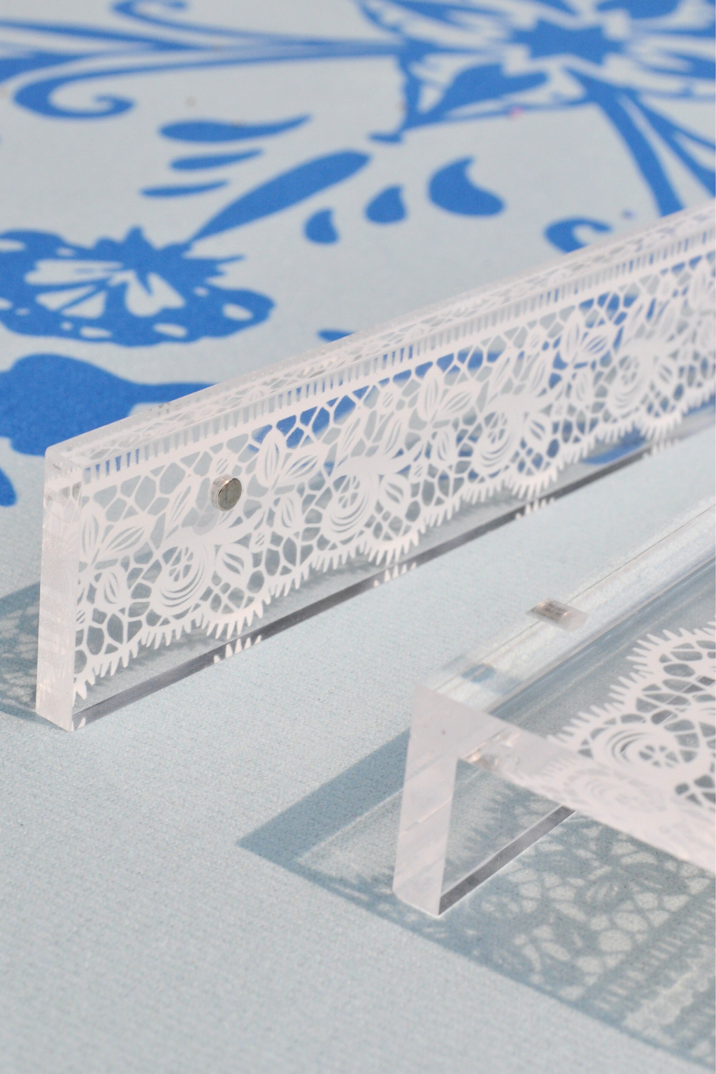 White Lace Mahjong Rack and Pusher, Set of 4
