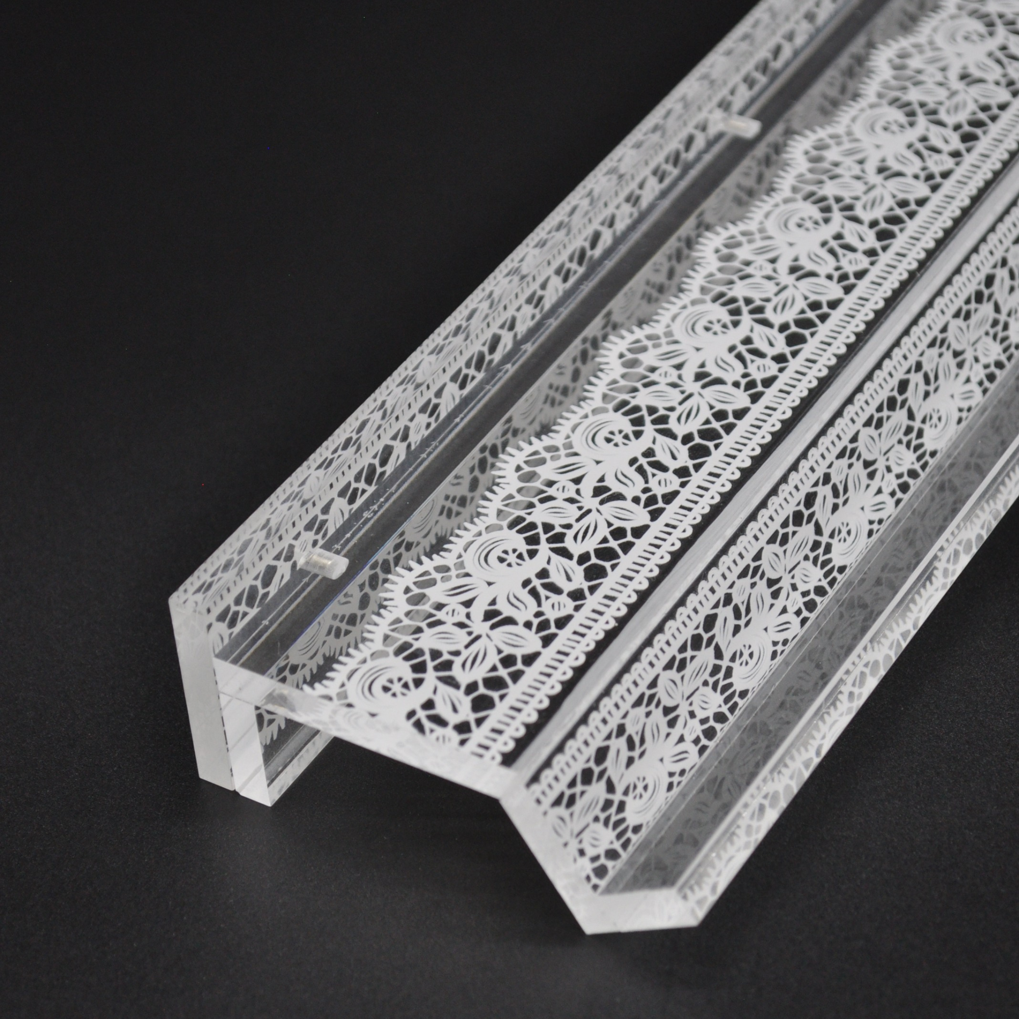 White Lace Mahjong Rack and Pusher, Set of 4