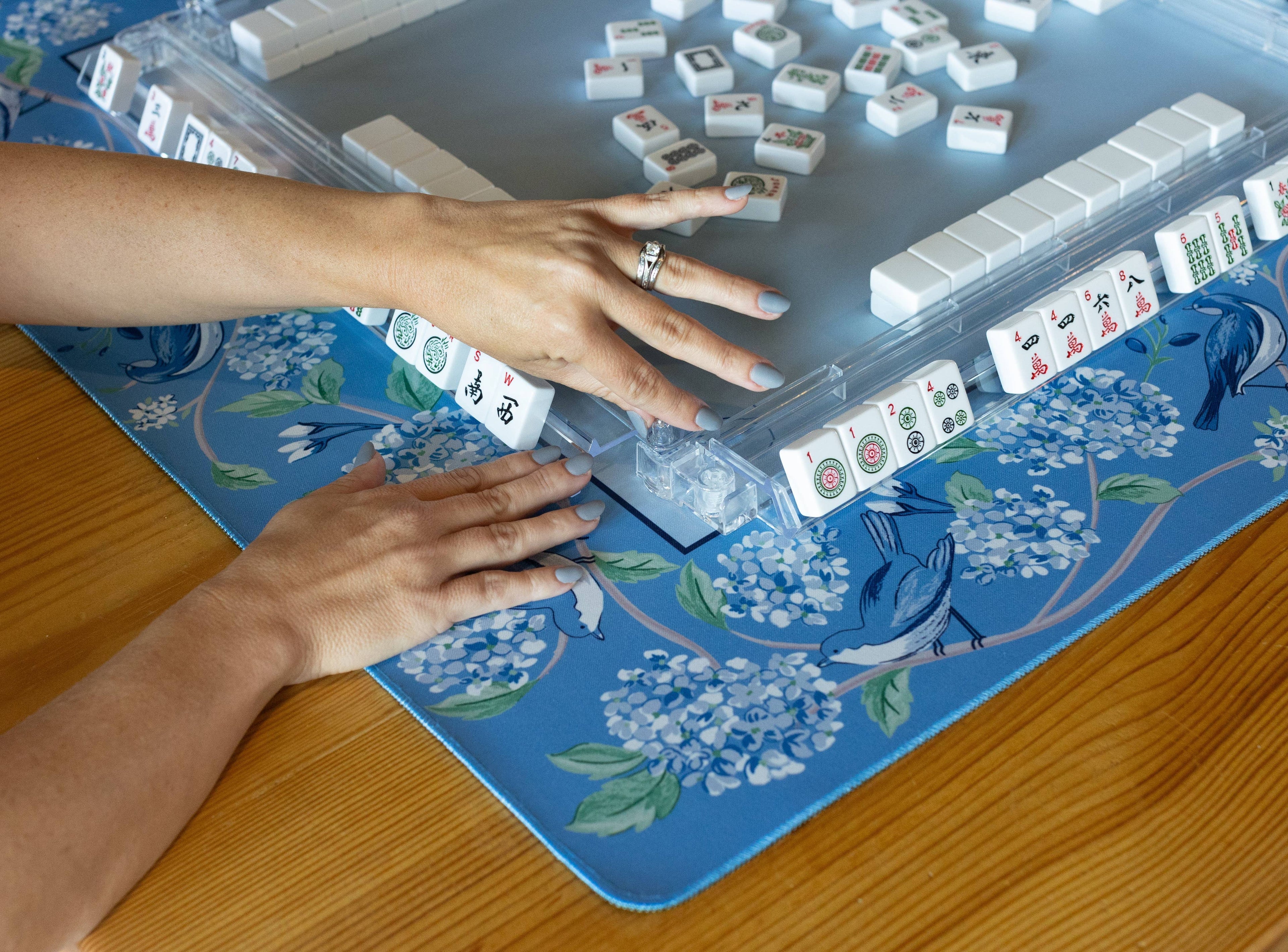 Mahjong Mat - Blue & White Bird