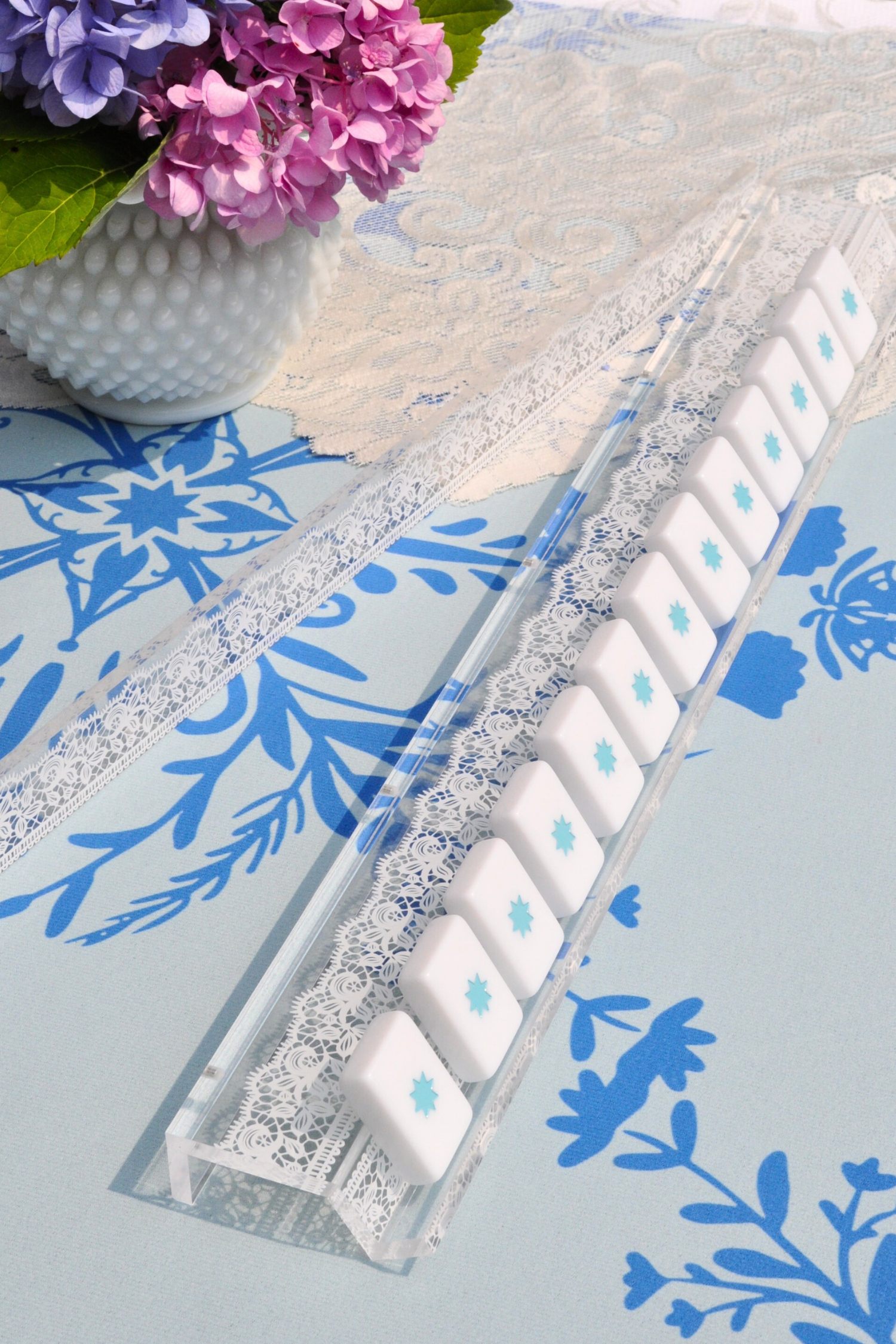 White Lace Mahjong Rack and Pusher, Set of 4